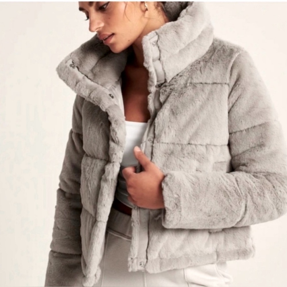 Abercrombie & Fitch coat jacket faux fur mini puffer size small snap closure